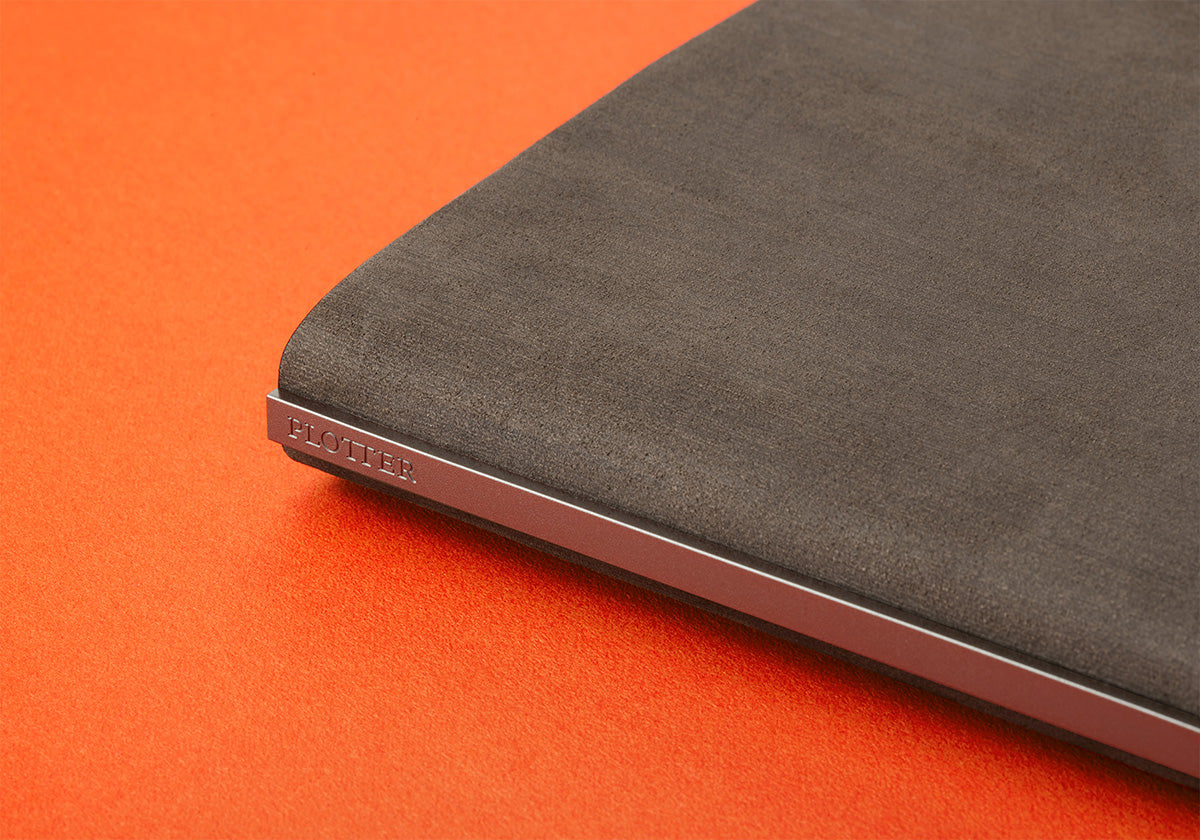 #color_horse hair gray