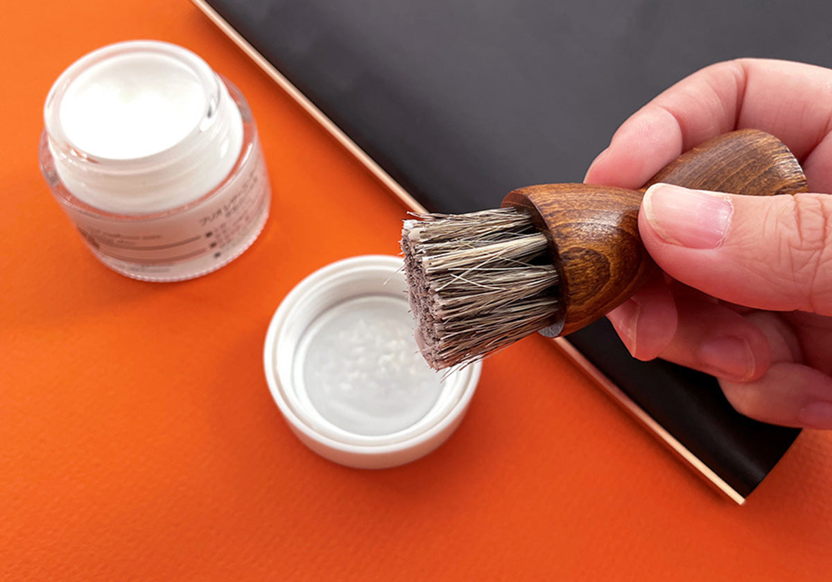 Horsehair Leather Brush No. 7